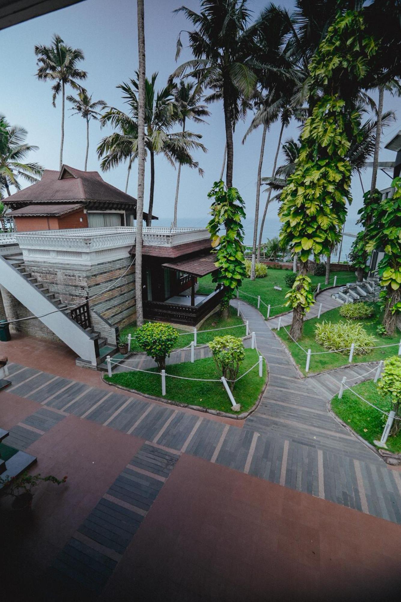 Clafouti Beach Resort - A Seafacing Resort Варкала Экстерьер фото