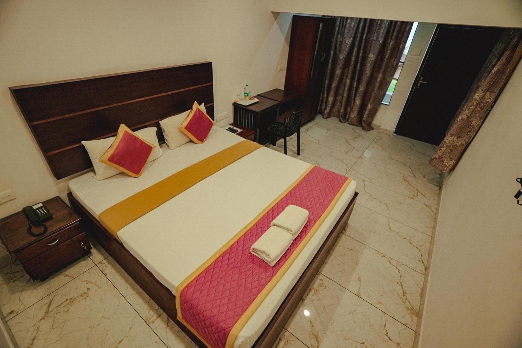 Clafouti Beach Resort - A Seafacing Resort Варкала Экстерьер фото