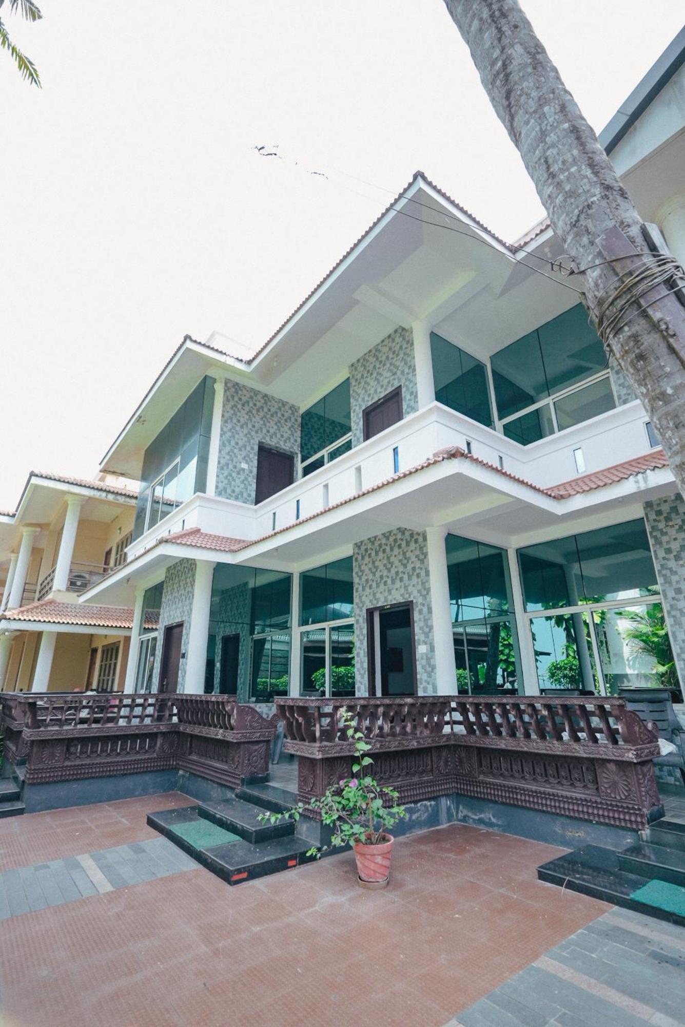 Clafouti Beach Resort - A Seafacing Resort Варкала Экстерьер фото