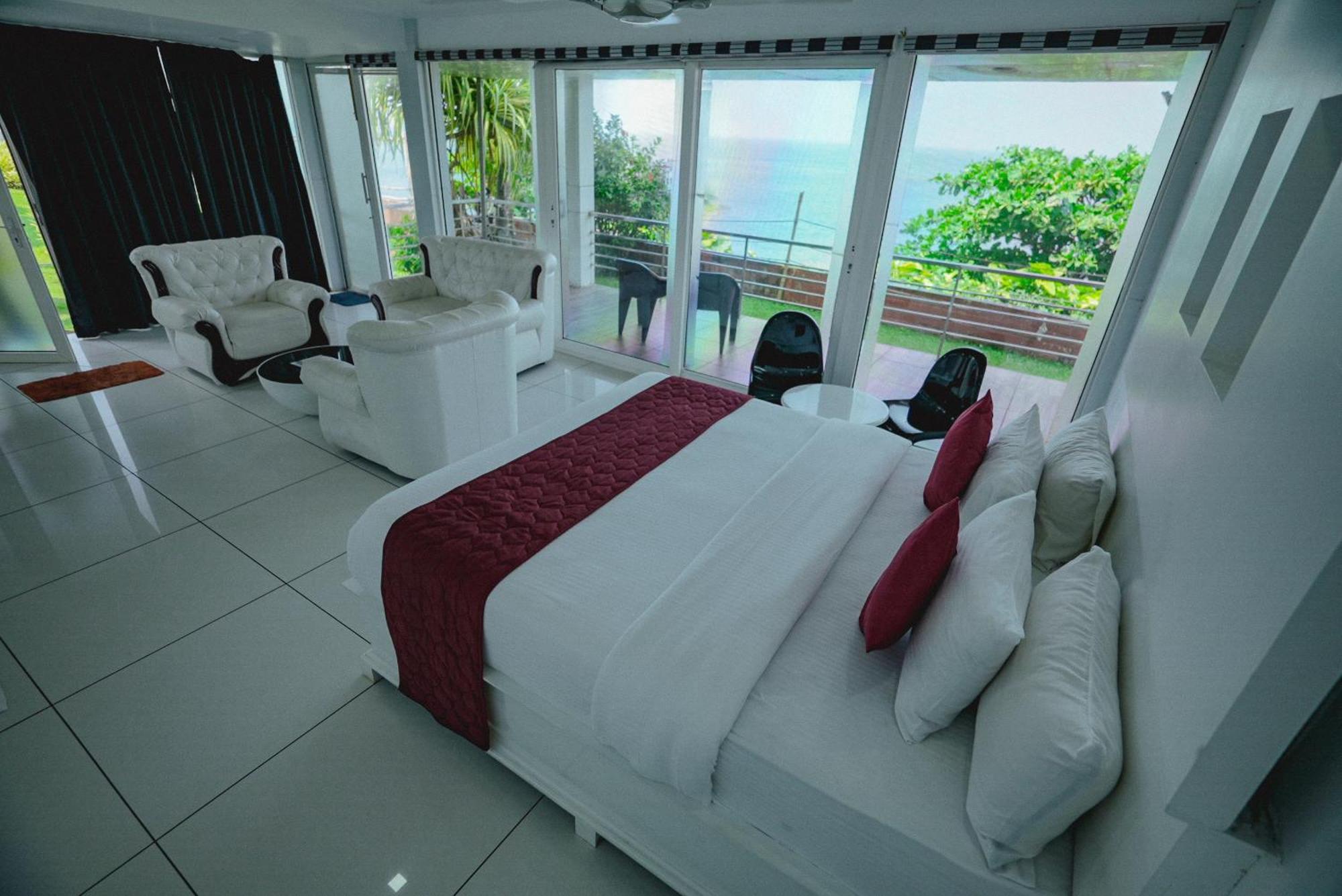 Clafouti Beach Resort - A Seafacing Resort Варкала Экстерьер фото