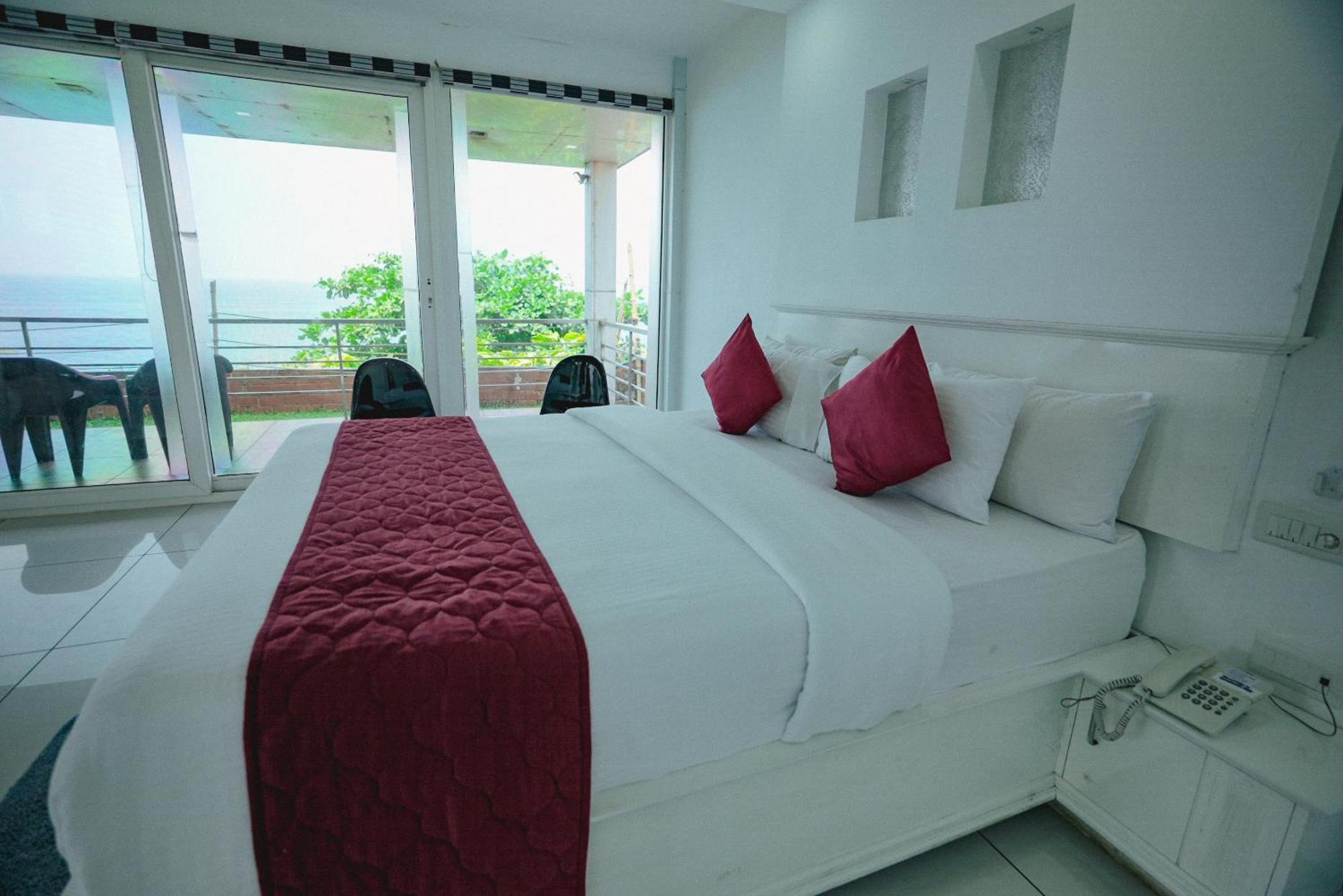 Clafouti Beach Resort - A Seafacing Resort Варкала Экстерьер фото