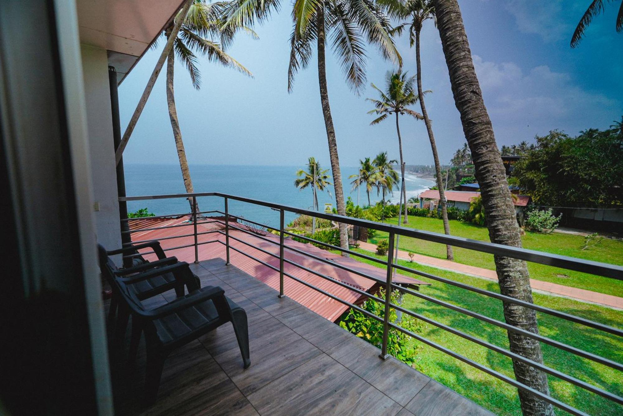 Clafouti Beach Resort - A Seafacing Resort Варкала Экстерьер фото